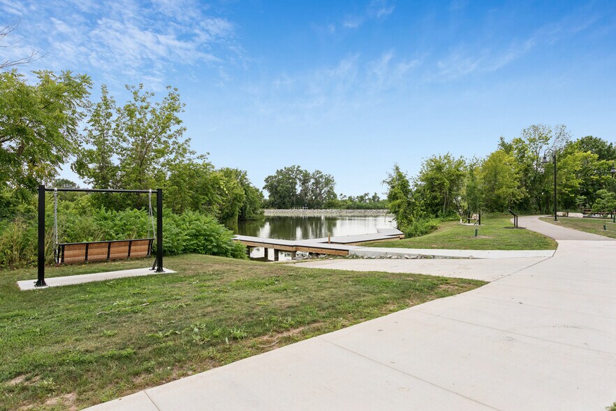 More Photos Of 100 Water St, Menasha General Retail For Sale