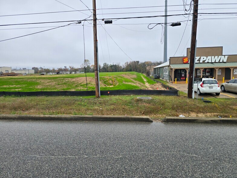 More Photos Of 1201 E 1st St, Humble Land For Lease