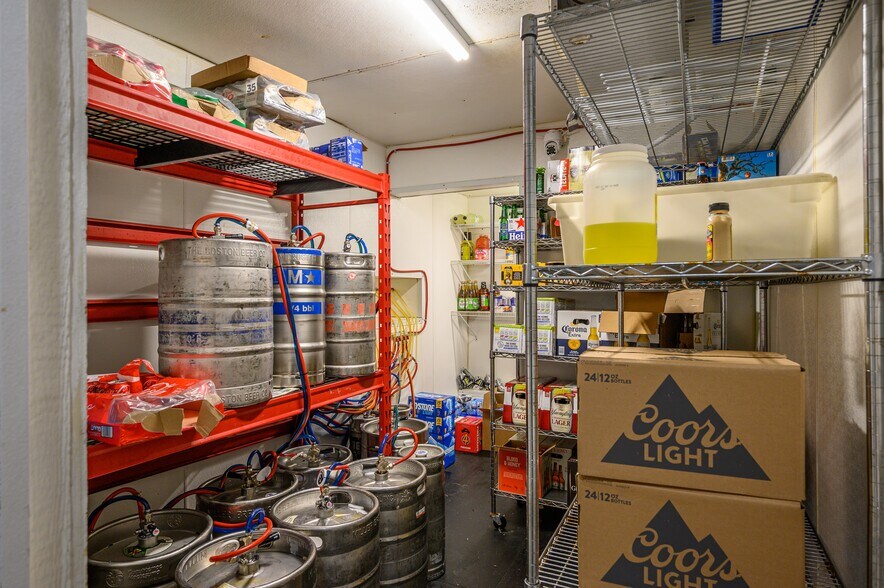 More Photos Of 1721 S Armstrong Ave, Denison Restaurant For Sale