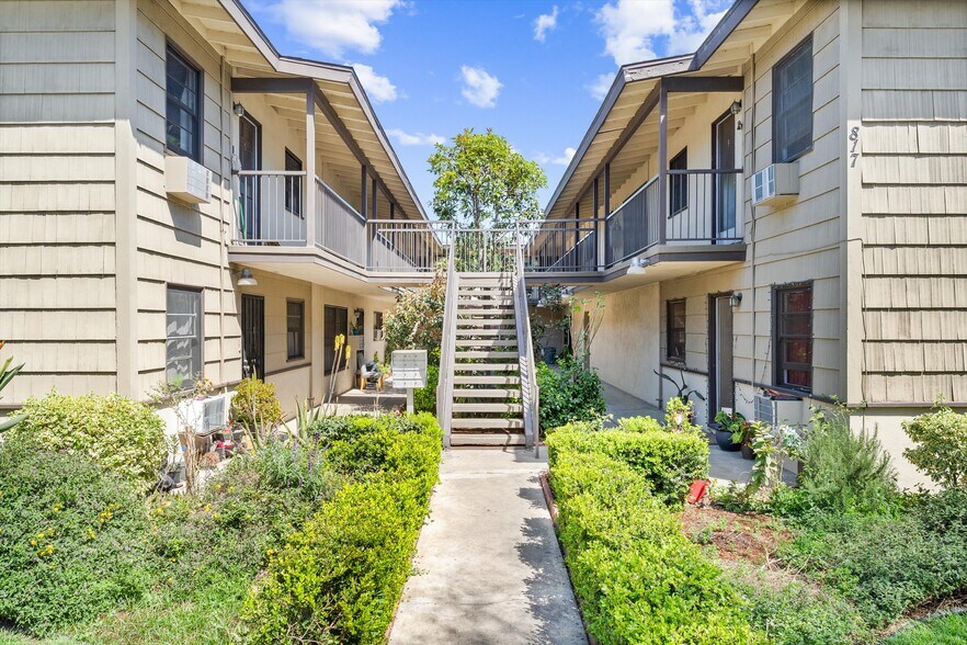 More Photos Of 817 N Parton St, Santa Ana Apartments For Sale