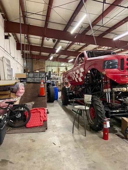 More Photos Of 1816 57th St, Sarasota Warehouse For Sale