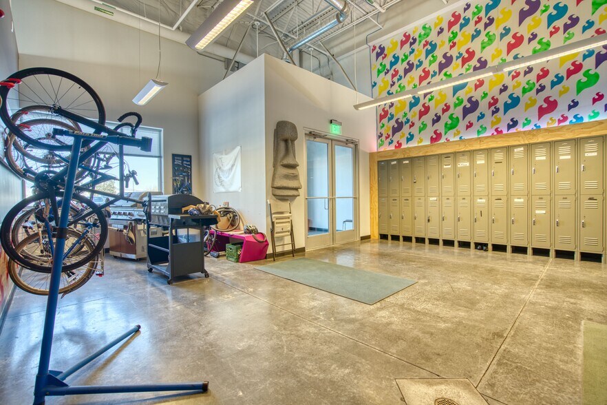 More Photos Of 6333 Dry Creek Pky, Niwot Industrial For Sale