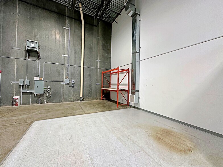 More Photos Of 400 Mackenzie Blvd, Fort McMurray Flex For Sale