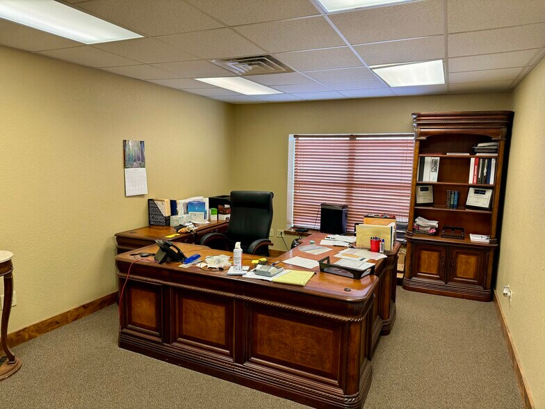 More Photos Of 464 Cool Jct, Millsap Manufacturing For Lease