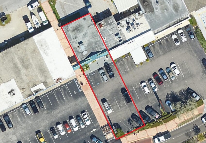 More Photos Of 152 107th Ave, Treasure Island Storefront Retail Residential For Lease