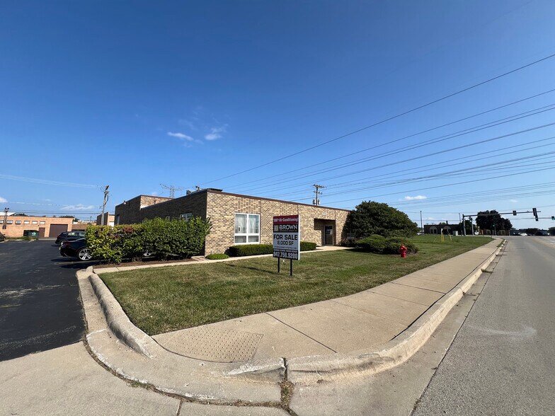 Primary Photo Of 221 Lively Blvd, Elk Grove Village Warehouse For Sale