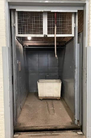More Photos Of 4015 W Carroll Ave, Chicago Warehouse For Lease