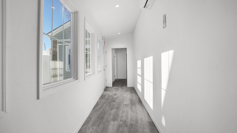More Photos Of 129 New Dorp Plz, Staten Island Office Residential For Sale