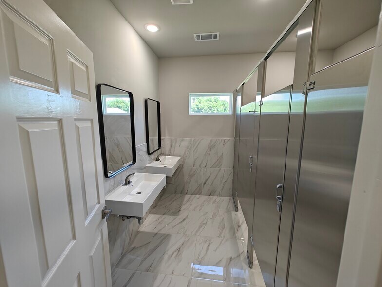 More Photos Of 704 Drexel St, McKinney Religious Facility For Lease