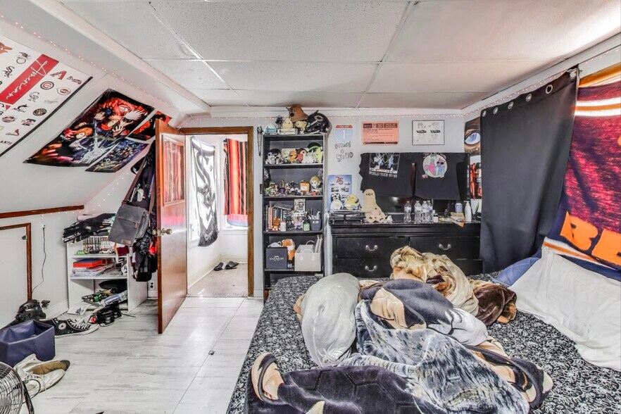 More Photos Of 2916 W 25th Pl, Chicago Multifamily For Sale