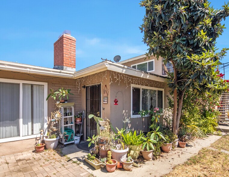 More Photos Of 1147 W D St, Ontario Multifamily For Sale