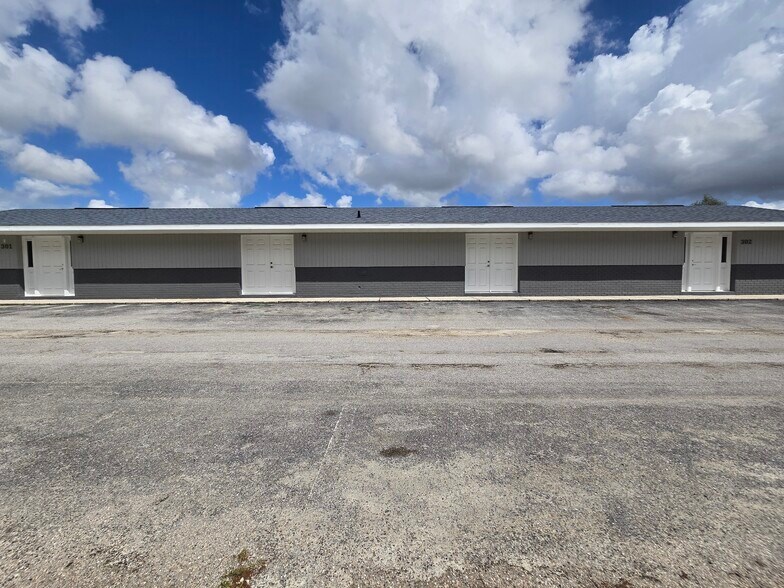 More Photos Of 11151 66th St N, Largo Office For Lease