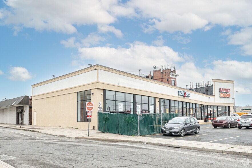 More Photos Of 34 E Sunrise Hwy, Freeport Freestanding For Lease