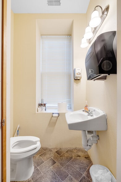 More Photos Of 3201 N 9th St, St, Saint Louis Warehouse For Sale