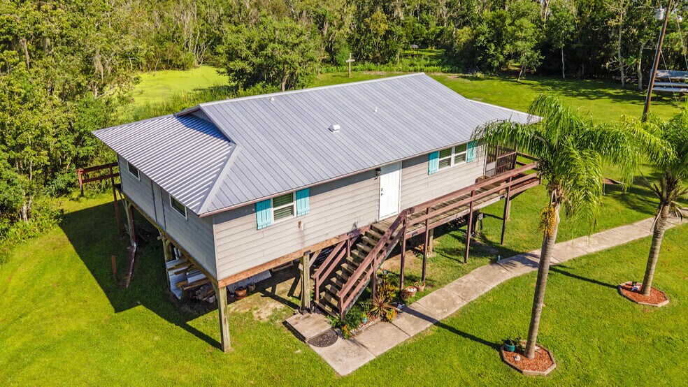 More Photos Of 6001 Bird Island Dr, Lady Lake Lodge Meeting Hall For Sale