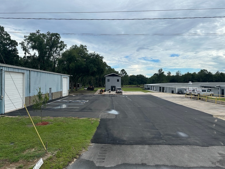 More Photos Of 140 Palm St NE, Live Oak Manufacturing For Lease