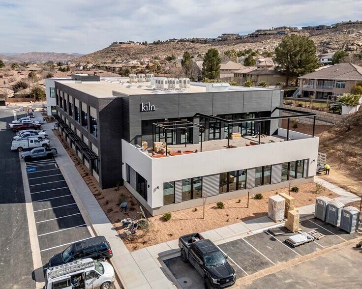 More Photos Of 1575 River Rd, St George Office For Sale
