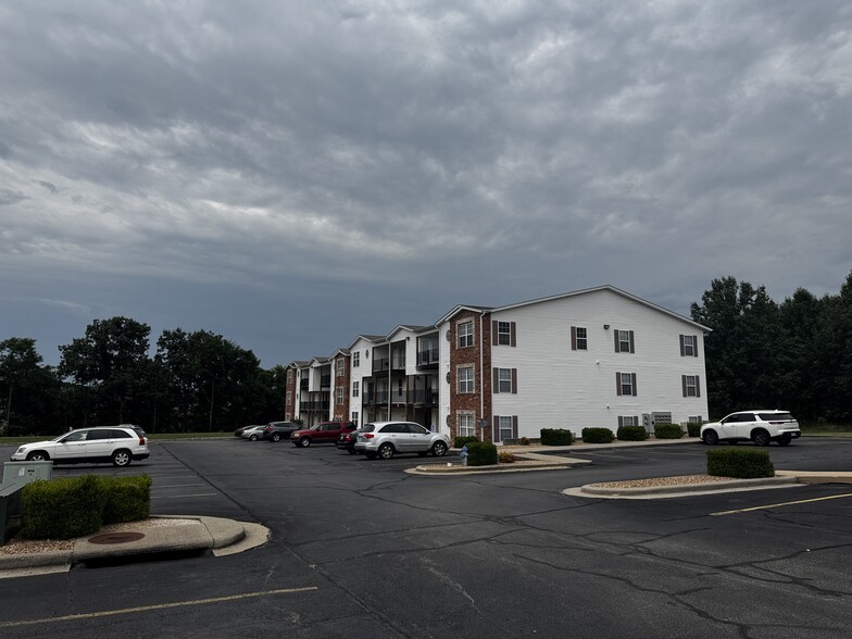 More Photos Of 1325 S Lillian Ave, Bolivar Apartments For Sale