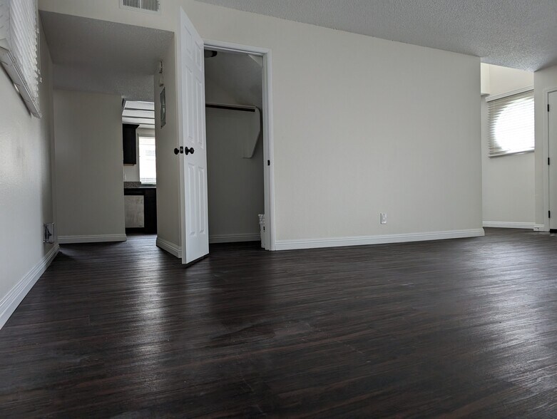 More Photos Of 16015 Halldale Ave, Gardena Multifamily For Sale