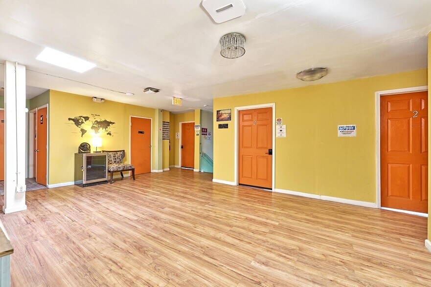 More Photos Of 646 N Western Ave, Los Angeles General Retail For Sale