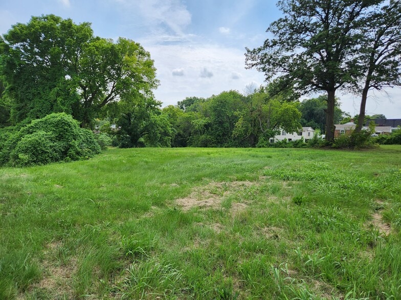 More Photos Of 2425-2431 W Clay St, Saint Charles Land For Sale