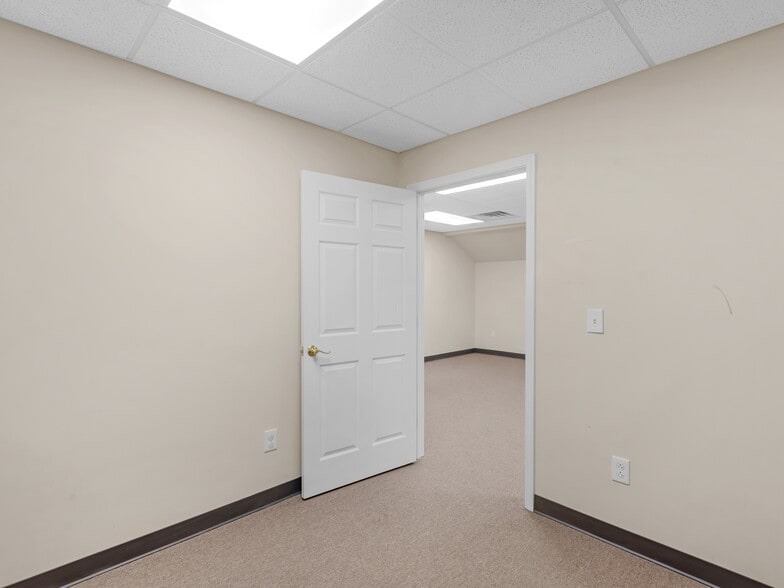 More Photos Of 2336 Wisteria Dr, Snellville Medical For Sale