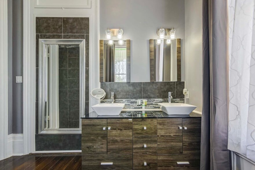 More Photos Of 1502 Market St, Galveston Hospitality For Sale