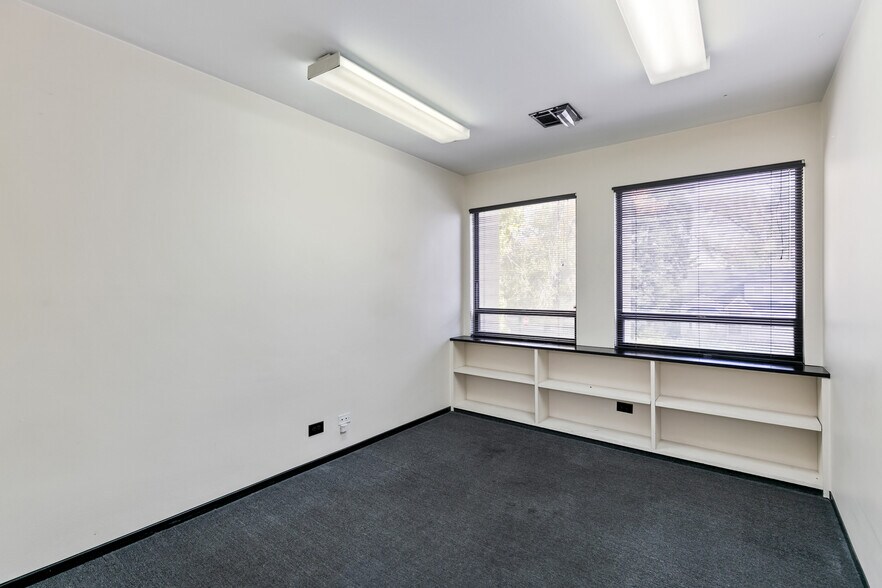 More Photos Of 7000 W 14th Ave, Lakewood Office For Lease