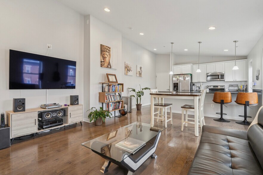 More Photos Of 3rd & Girard, Philadelphia General Retail For Sale