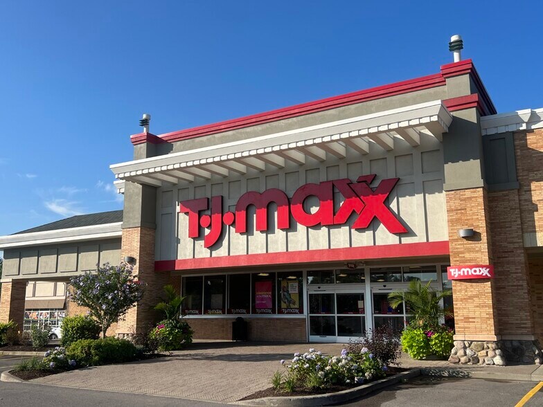 Primary Photo Of 123 Grey St, East Aurora Unknown For Lease