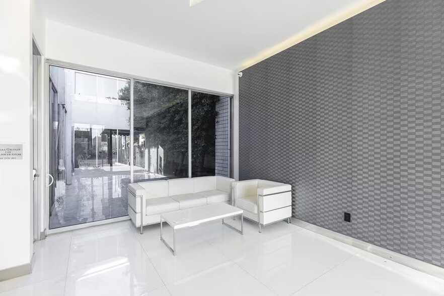 More Photos Of 6829 Lankershim Blvd, North Hollywood Medical For Lease