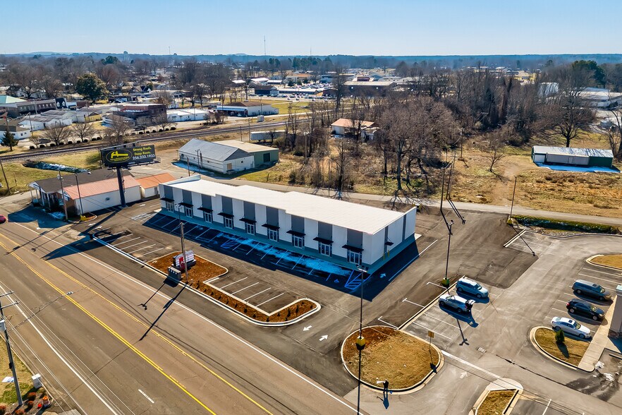 More Photos Of 26406 Main St, Ardmore General Retail For Lease