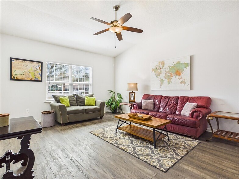 More Photos Of 100 Pilothouse Ct, Palatka Multifamily For Sale