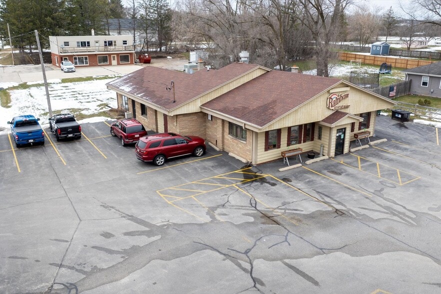 More Photos Of 6290 S Martin Rd, New Berlin Restaurant For Sale