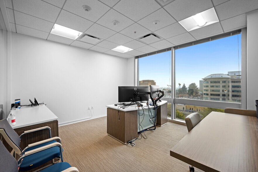 More Photos Of 301 N Lake Ave, Pasadena Office For Lease