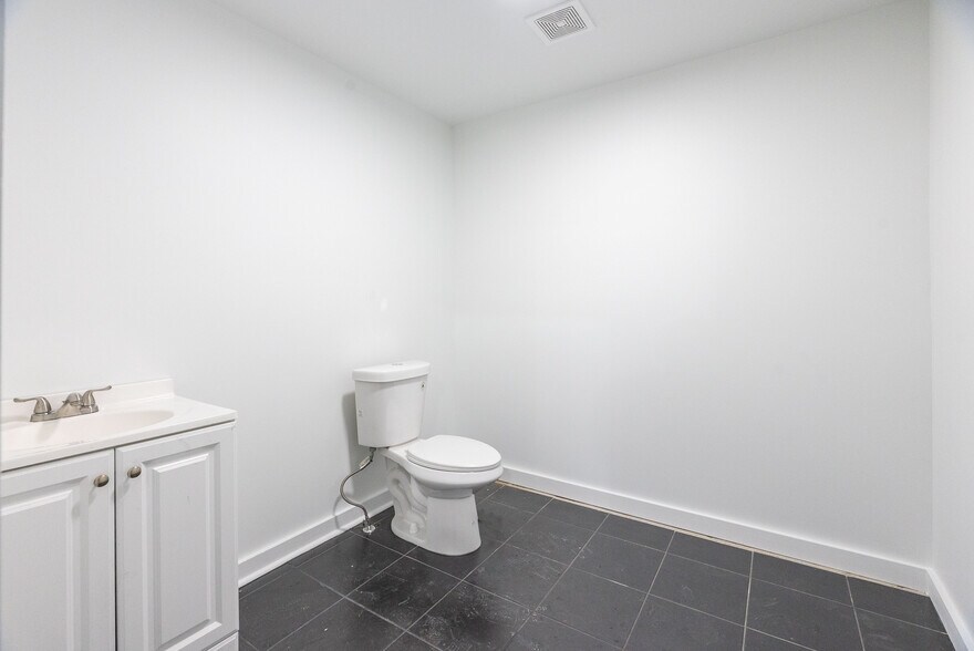 More Photos Of 4805 Livernois, Detroit Freestanding For Lease