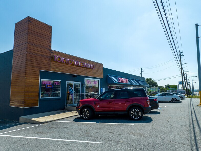 More Photos Of 341-345 Cobb Pky S, Marietta Freestanding For Lease