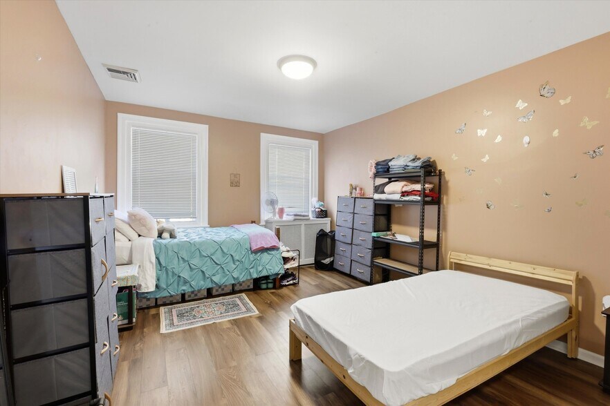 More Photos Of 24 W Stewart Ave, Lansdowne Specialty For Sale