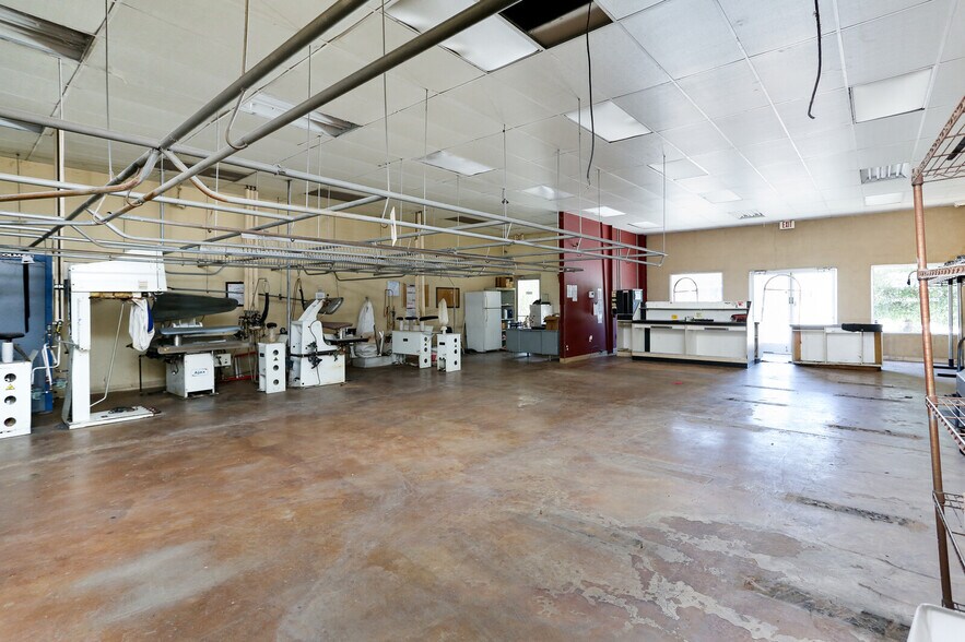 More Photos Of 9262 Culebra Rd, San Antonio Storefront Retail Office For Sale