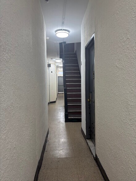 More Photos Of 544 W 49th St, New York Apartments For Sale