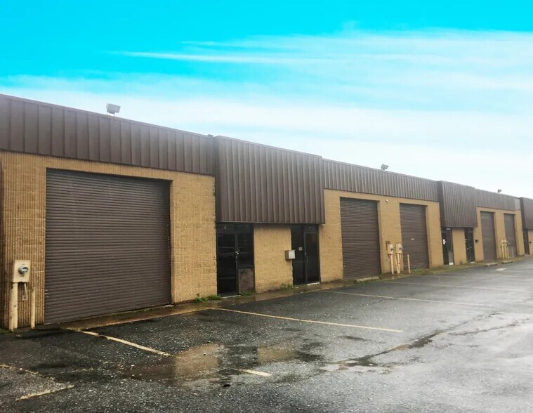 Primary Photo Of 1113 North Point Rd, Dundalk Flex For Lease