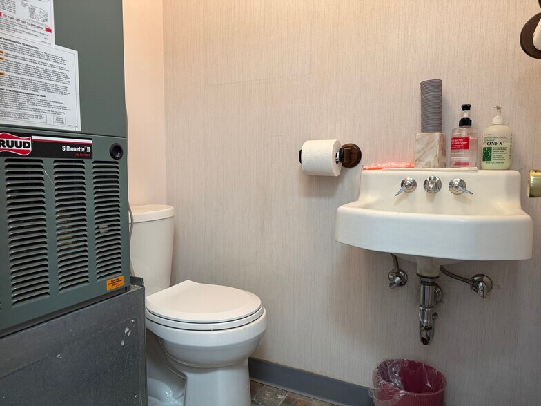 More Photos Of 40 N McDow St, Susanville Industrial For Sale