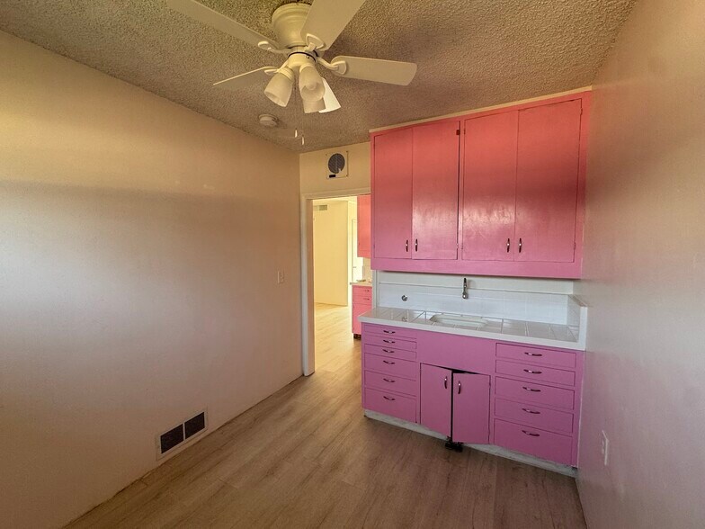 More Photos Of 403 N L St, Dinuba Medical For Lease