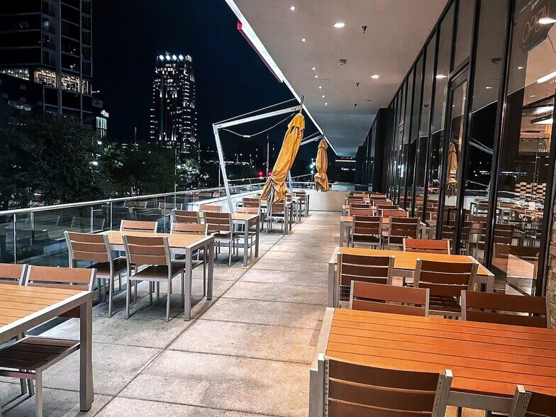 More Photos Of 1700 Post Oak Blvd, Houston Office For Lease