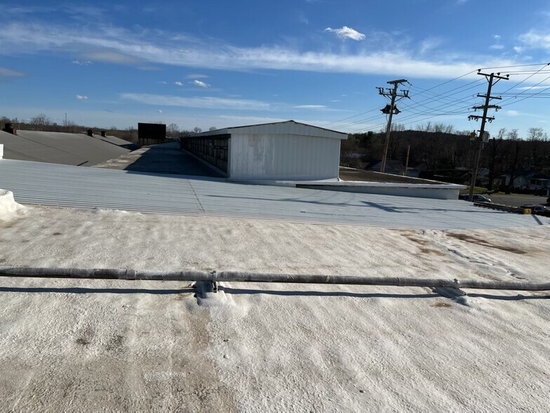 More Photos Of 3901 Camden Ave, Parkersburg Warehouse For Lease