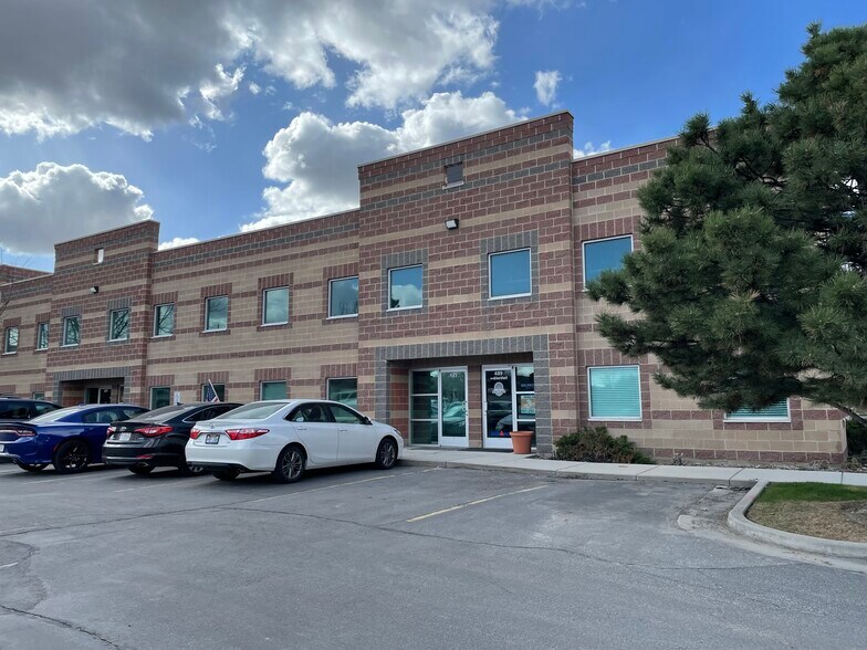 More Photos Of 461-489 W Parkland Dr, Sandy Warehouse For Lease