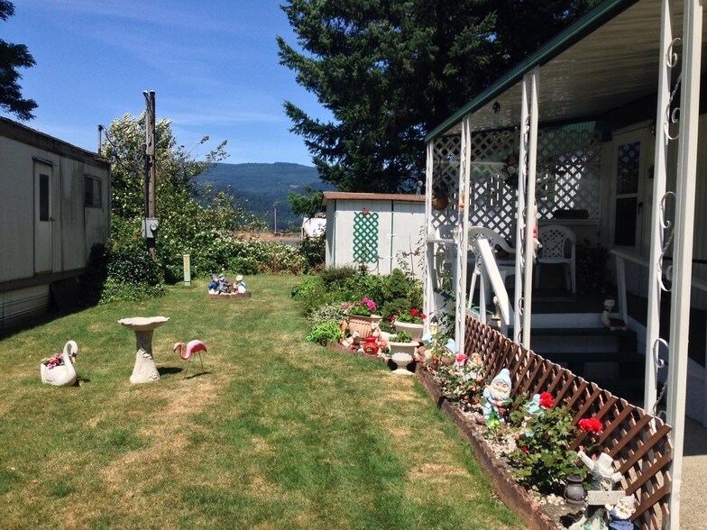 More Photos Of 965 NE Forest Ln, Cascade Locks Manufactured Housing Mobile Home Park For Sale