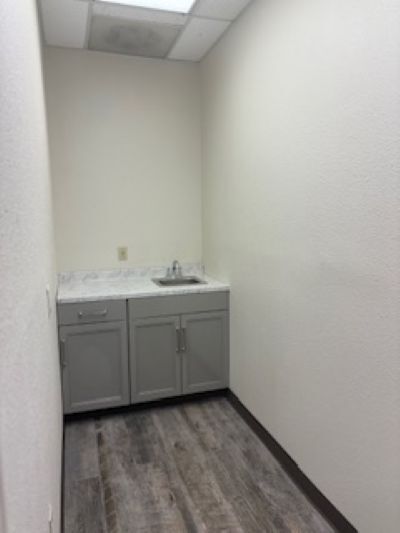 More Photos Of 211 W Pleasant Run Rd, Lancaster Office For Lease