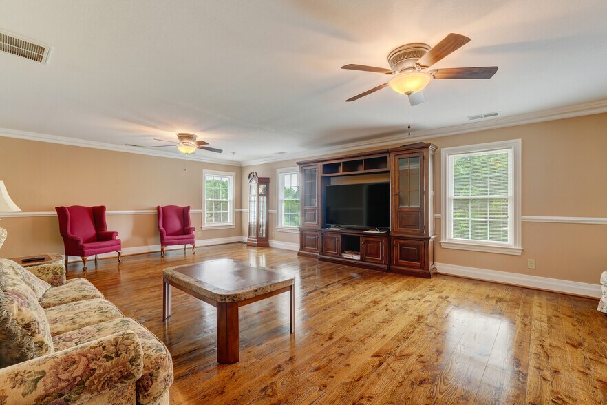 More Photos Of 178 Slaydon Rd, Eden Specialty For Sale