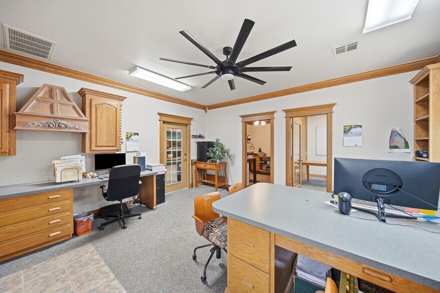 More Photos Of 514 E Will Rogers Blvd, Claremore Office For Sale